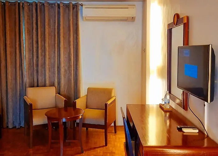 Hotel Reddoorz Near Mango Avenue 3*