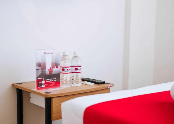 Reddoorz Near Mango Avenue Hotel 3*